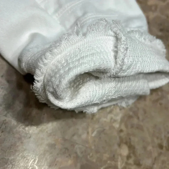 White jean jacket, PTP 19”Silver grommets,fray,crop,
Hook& clasp,boho,festival - Picture 10 of 17